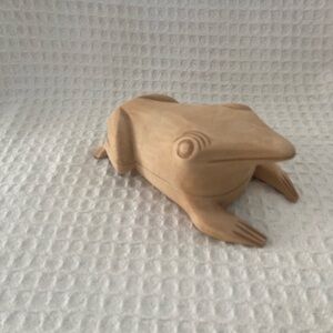 Rare Arthur Court Designs 1980 Hand Carved Wooden Frog Trinket Box